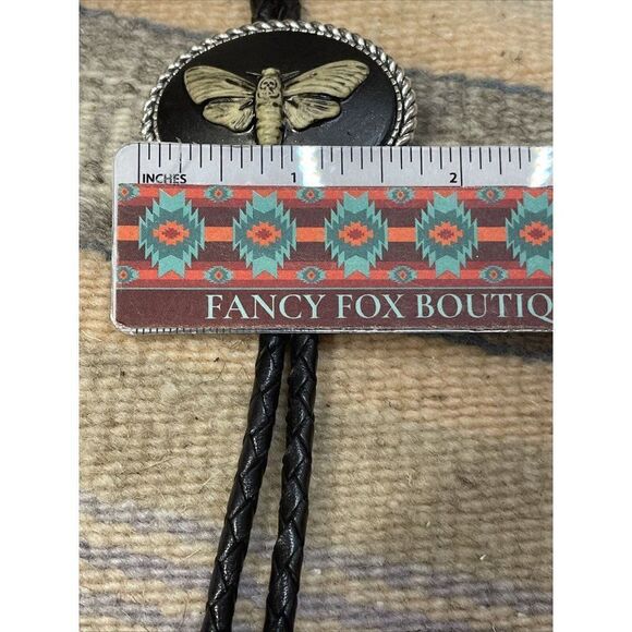 Western Bolo tie Lariat Death Head Moth Skull Cameo Rustic Wedding Attire Party - Picture 6 of 16